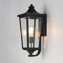 Sutton Place VX 1-Light Outdoor Sconce